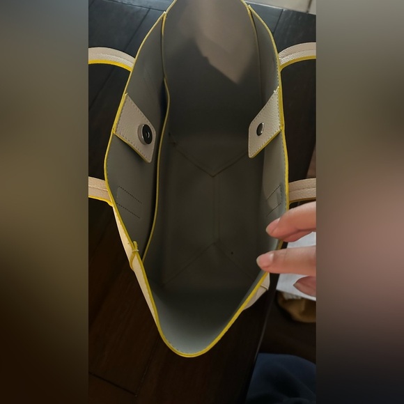 Tommy Bahama purse - Picture 6 of 6